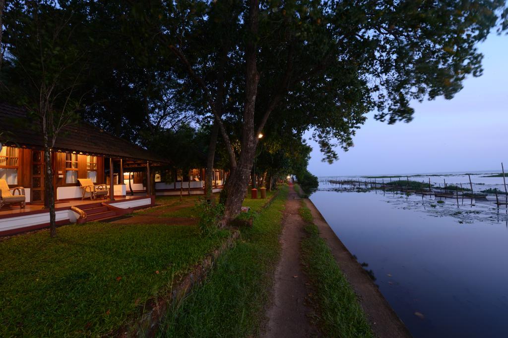 Hotel Coconut Lagoon Kumarakom- A Cgh Earth Experience Esterno foto