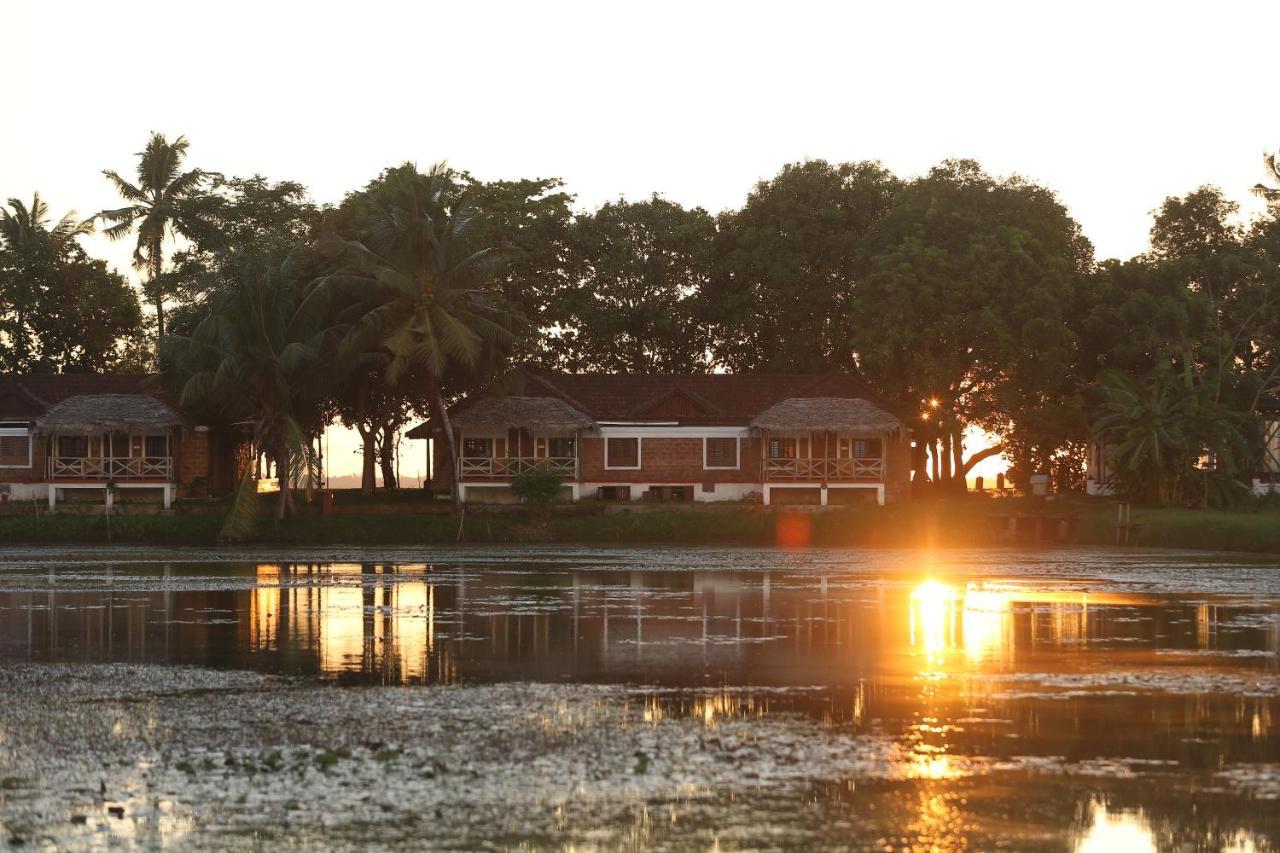 Hotel Coconut Lagoon Kumarakom- A Cgh Earth Experience Esterno foto